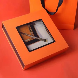 Caja de Regalo Magnética de Cartón Rígido de Lujo en Color Naranja y Azul con Ventana, Disponible en Stock - Product Image 1
