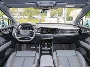 2025 meilleur <span class=keywords><strong>prix</strong></span> AudiQ4 E-Tron 2WD 4WD voiture électrique direction à gauche luxe Compact SUV gamme 605km Pure EV voiture - Product Image 4