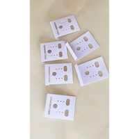 Weiße PVC-Schmuck ohrring karte mit heißem Folien gold logo