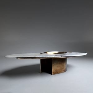 Table basse en marbre irrégulier Dream Home avec base en laiton <span class=keywords><strong>patiné</strong></span>, accent en métal artistique, table de salon de luxe - Product Image 1