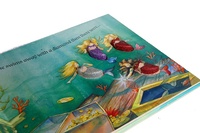 Livre cartonné tactile personnalisé sur le thème de l'anime pour enfants avec fenêtre découpée, couverture rigide finition brillante/pailletée pour le jeu des enfants
