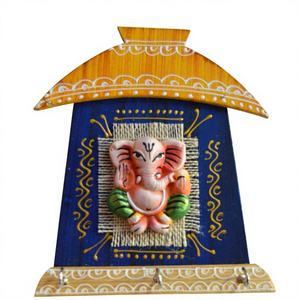 Jarrón de Mesa y Ídolo Decorativo de Arcilla Hecho a Mano con Diseño Art Deco del Dios Ganesha para Bodas, Cumpleaños y Diwali (Diseño Vertical) - Product Image 1