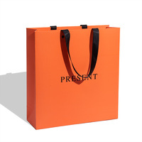 Sac cadeau et sac fourre-tout de luxe blanc haut de gamme avec logo personnalisé pour magasin de vêtements, sac de shopping pour vêtements féminins