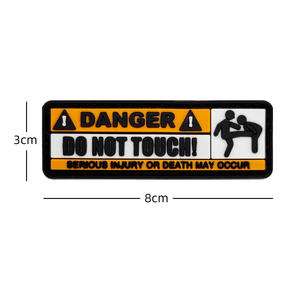 Ne touchez pas à mon équipement pour éviter les dangers - Patch en caoutchouc PVC 3D avec crochet - Badge amusant - Product Image 2
