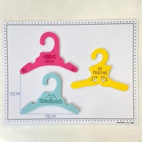 Cintre à vêtements pour animaux de compagnie à prix avantageux, cintre pour chien, petit cintre, couleur macaron, cintre pour chat, cintre pour Teddy, support pour vêtements de magasin d'animaux