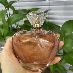 Huile Scintillante Corporelle Végane Marque Blanche Parfum Coco Vanille Liquide Illuminateur Visage et Corps Spray Pailleté Écologique - Product Image 1