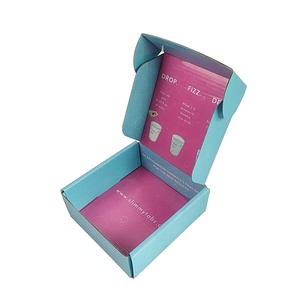 Custom Logo Dog Toys Treats Gear Paper Mailer Box Standard Size Full Color Printing Fancy Pet Clothes Packaging Box