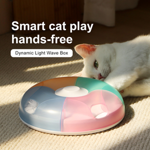 Jouet interactif pour chat anti-ennui automatique 2-en-1 : jeu de tape-taupe et plume à chat motif écossais, couleur personnalisable pour l'intérieur - Product Image 1