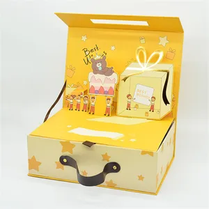 סיטונאי חמוד Cartoon מגנטי מזוודת קרטון בצורת מתנת קופסות ילדים יום הולדת אריזת אריזת מתנה עם 3D פופ למעלה ידית