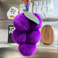 Porte-clés en peluche doux et écologique en forme de raisin – Breloque personnalisable et moelleuse pour clés de voiture et sac à main