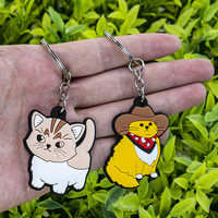 Porte-clés personnalisés en gros, animaux de dessin animé, PVC 2D, motif chat mignon multicolore, breloque en caoutchouc personnalisée pour enfants