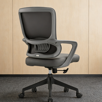 Chaise de bureau de direction haut de gamme, élégante, luxueuse, sophistiquée, au design ergonomique et offrant un excellent soutien.