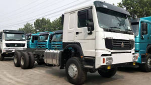 Camion Howo 6X4 6X6 420 ch à haute performance, vente directe usine, idéal pour le <span class=keywords><strong>transport</strong></span> en milieu désertique - Product Image 5