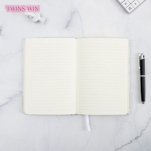 Cuaderno <span class=keywords><strong>de</strong></span> Registro Diario Personalizado <span class=keywords><strong>de</strong></span> Fábrica con Banda Elástica, Tapa Impresa con Textura Premium, Bloc <span class=keywords><strong>de</strong></span> Notas Tamaño A6, <span class=keywords><strong>Agenda</strong></span> <span class=keywords><strong>de</strong></span> Cuero PU 3017 - Product Image 5