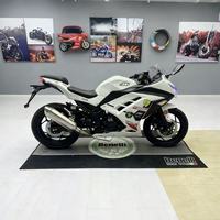 Motocicleta Deportiva de Carreras Ninja de 250cc 400cc, Bicilíndrica en Paralelo, Refrigerada por Líquido, con Inyección Electrónica de Combustible y Frenos ABS