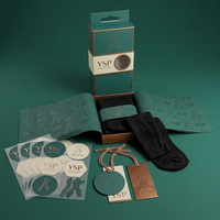 Caja de Embalaje de Cartón con Orificio para Colgar y Ventana Circular, Personalizable con Logotipo, Color Verde, para Venta Minorista de Calcetería y Prendas para las Piernas