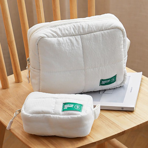 Bolsa de Maquillaje Impermeable de Nailon Cotton Road, Gran Capacidad, para Viajes, Almacenamiento de Artículos de Aseo, Estuche Cosmético Multiusos - Product Image 1