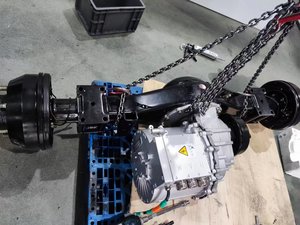 OEM Brogen Truck Motor 3 Phase 160KW <b>Drive</b> EV Rear Portal Axle for 4.5T 5T 6.5T Light Trucks Asse Posteriore Del Camion - Product Image 3
