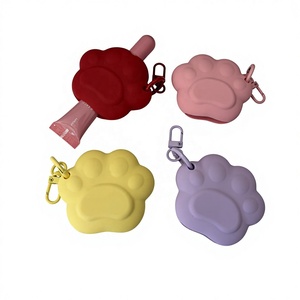 Support en silicone mat pour gloss et baume à lèvres motif patte – Écologique, étanche, tube souple de <span class=keywords><strong>voyage</strong></span> - Product Image 6