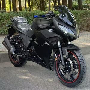 Moto sportive Kawasaki Ninja 250 250cc à moteur refroidi par eau à essence - Product Image 1
