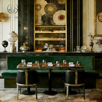 Kaffeehaus-Halbkreis-Sitzgruppe aus Holz mit Tisch und Stühlen für Café und Restaurant