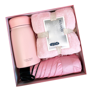 Vente en gros de produits de <span class=keywords><strong>luxe</strong></span> en stock, fournisseur d'ensembles de cadeaux de parapluie de tasse d'anniversaire de fille fantaisie pour femmes cadeau de mariage de fête des mères/ - Product Image 3