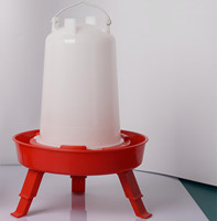 Ensemble durable de mangeoire et d'abreuvoir bleus de 0,4 gallon avec pieds et pelle pour poulailler de jardin, couveuse et équipement d'élevage avicole
