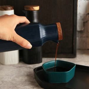 Vaisselle japonaise, cuisine moderne, distributeur de vinaigre et d'huile en céramique, couvercle en bois, contact alimentaire sûr, peut être chauffé à la vapeur - Product Image 2