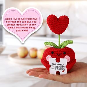Pomme en Crochet Faite Main Positive avec Cœur – Poupée de Soutien Émotionnel et Positif avec Carte de Message – Cadeau Motivationnel et Décoration - Product Image 3