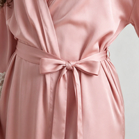 Robe de chambre en satin de soie QINSI pour femme, col en V, ceinture, poignets en dentelle, vêtements de nuit de luxe, robe de chambre personnalisée pour femme, chemise de nuit