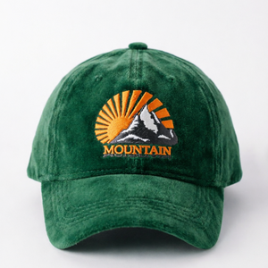 Gorras de Béisbol Verdes de Terciopelo Cálido, Gorra de Béisbol de 5 Paneles con Visera Curva Personalizada, Gorras Cálidas y Suaves para Exteriores - Product Image 1