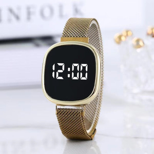 Orologio da Uomo Quadrato di Grande Successo con Cinturino in Acciaio a Rete e Fibbia Magnetica, Schermo Touch LED, Orologio Elettronico Digitale da Polso - Product Image 4
