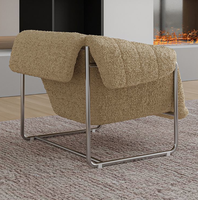 Combinaison moderne et créative de canapé et chaise en tissu pour réception, idéale pour chambre d'hôtel/hôtel-restaurant, salon, balcon, ou pour la détente.