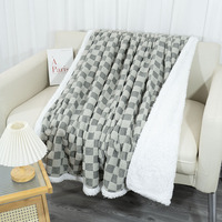 Couverture à carreaux gris couverture en peluche super douce pour canapé couverture légère en microfibre pelucheuse pour canapé-lit utilisation toutes saisons