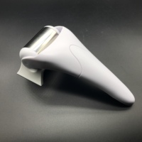 Rouleau de glace glacée pour refroidissement de la peau du visage
