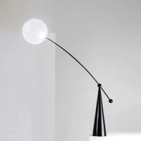 Lámpara de Pie LED de Estilo Nórdico para Sala de Estar Junto al Sofá con un Diseño Creativo Único y Moderno de Lujo Ligero