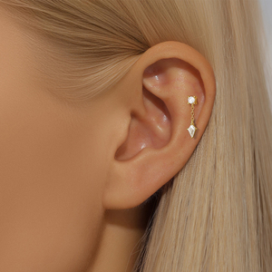 Boucles d'oreilles clous minimalistes en argent sterling S925 plaqué or avec zircon en forme de cerf-volant pour piercing de cartilage - Product Image 5