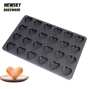 Stampo Antiaderente per 24 Cuori, Nero, per Muffin, Cupcake, Pane, Teglia da Forno per <span class=keywords><strong>Pasticceria</strong></span>, Caffetteria, Negozio di Dolci - Product Image 1