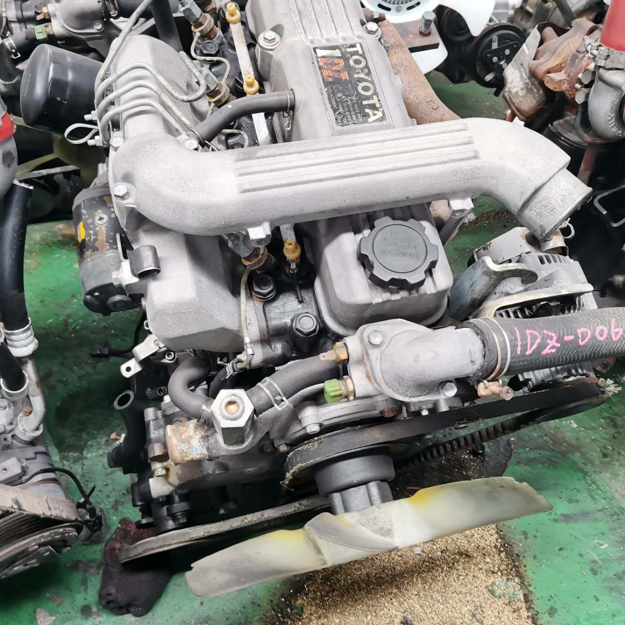 トヨタフォークリフト用ガソリンエンジン1DZ日本オリジナルエンジン 