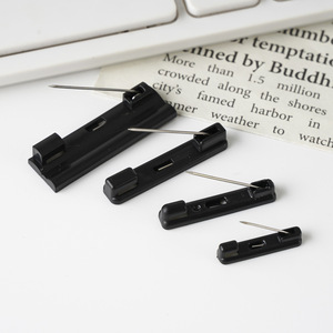 <span class=keywords><strong>เข็มกลัด</strong></span>โลหะสีขาวทรงกลมขนาด 37 มม. เป็นมิตรกับสิ่งแวดล้อม พร้อมลูกปัดและเคลือบผิว สำหรับ<span class=keywords><strong>ป้าย</strong></span><span class=keywords><strong>ชื่อ</strong></span>แบบติดด้วยกาว - Product Image 4