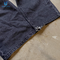 Fabricant de jeans en denim pour hommes BENTURA, style vintage, déchirés, usés, avec patch brodé léopard personnalisé.