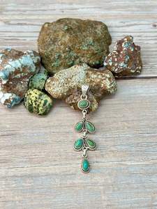 Dijes de Turquesa Kingman de Plata de Ley Hechos a Mano Naturales con Engaste de Bisel Chapado en Rodio y Oro para Joyería de Mujer - Product Image 2