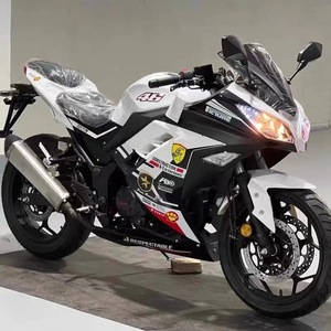 Kawasaki <span class=keywords><strong>Ninja</strong></span> <span class=keywords><strong>250R</strong></span> EX250 Moto Supersportiva con Potenza Elevata, Pneumatici Antiscivolo, Sistema Frenante Stabile e Design alla Moda - Product Image 3