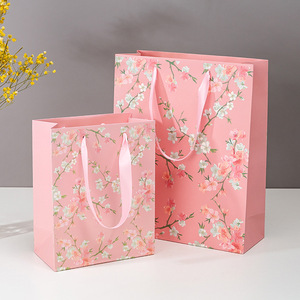 Bolsa de <span class=keywords><strong>papel</strong></span> <span class=keywords><strong>Kraft</strong></span> con estampado de patrón Floral, <span class=keywords><strong>para</strong></span> compras, de lujo, <span class=keywords><strong>para</strong></span> cosméticos, Boutique, bolsas de regalo de <span class=keywords><strong>papel</strong></span> grueso, precio al por mayor - Product Image 2