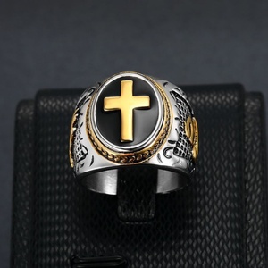 Bague pour homme vintage style punk avec croix et main de Dieu, vente en gros - Product Image 6