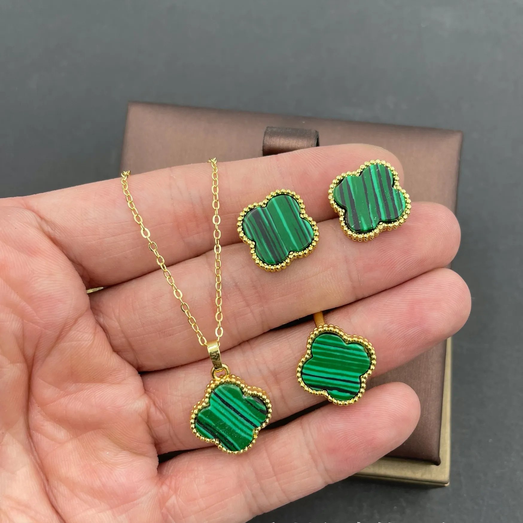 Đồng mạ 18K Peacock đá Jade Leaf thiết kế 3 Miếng trang sức Set