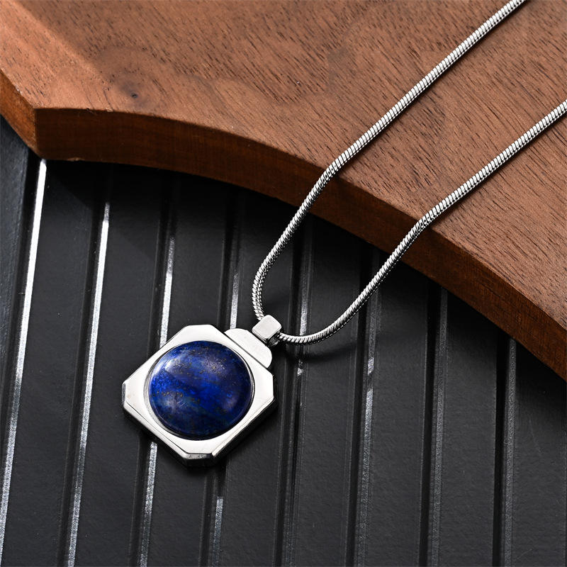 Collier à pendentif en lapis-lazuli