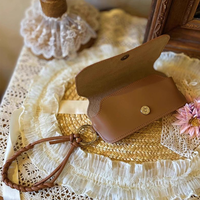 Étui à lunettes fin en cuir PU avec dragonne tressée, pochette portable pour lunettes de soleil