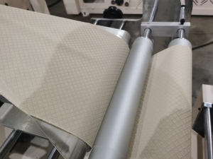 Tự động chuyển khăn giấy cuộn giấy gấp Máy in màu dập nổi Dây chuyền sản xuất giấy khăn ăn - Product Image 5