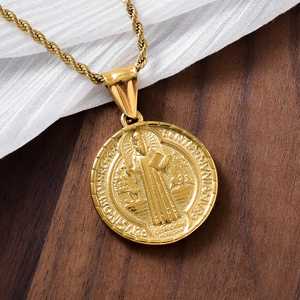 Collier pendentif en acier inoxydable plaqué or 18 carats avec visage de la Vierge Marie et Sacré-Cœur, chaînes fines, vente en gros - Product Image 1